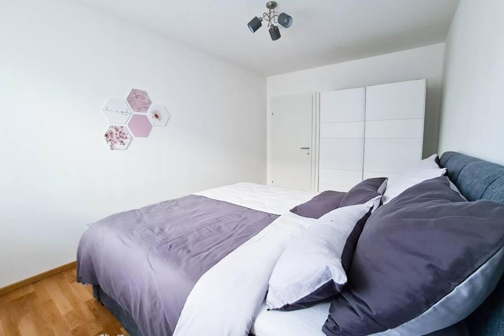 Friendship Suite Morbisch am See Bagian luar foto