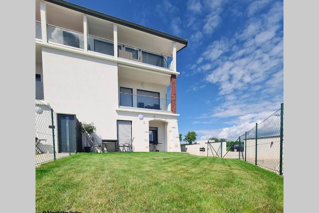 Friendship Suite Morbisch am See Bagian luar foto