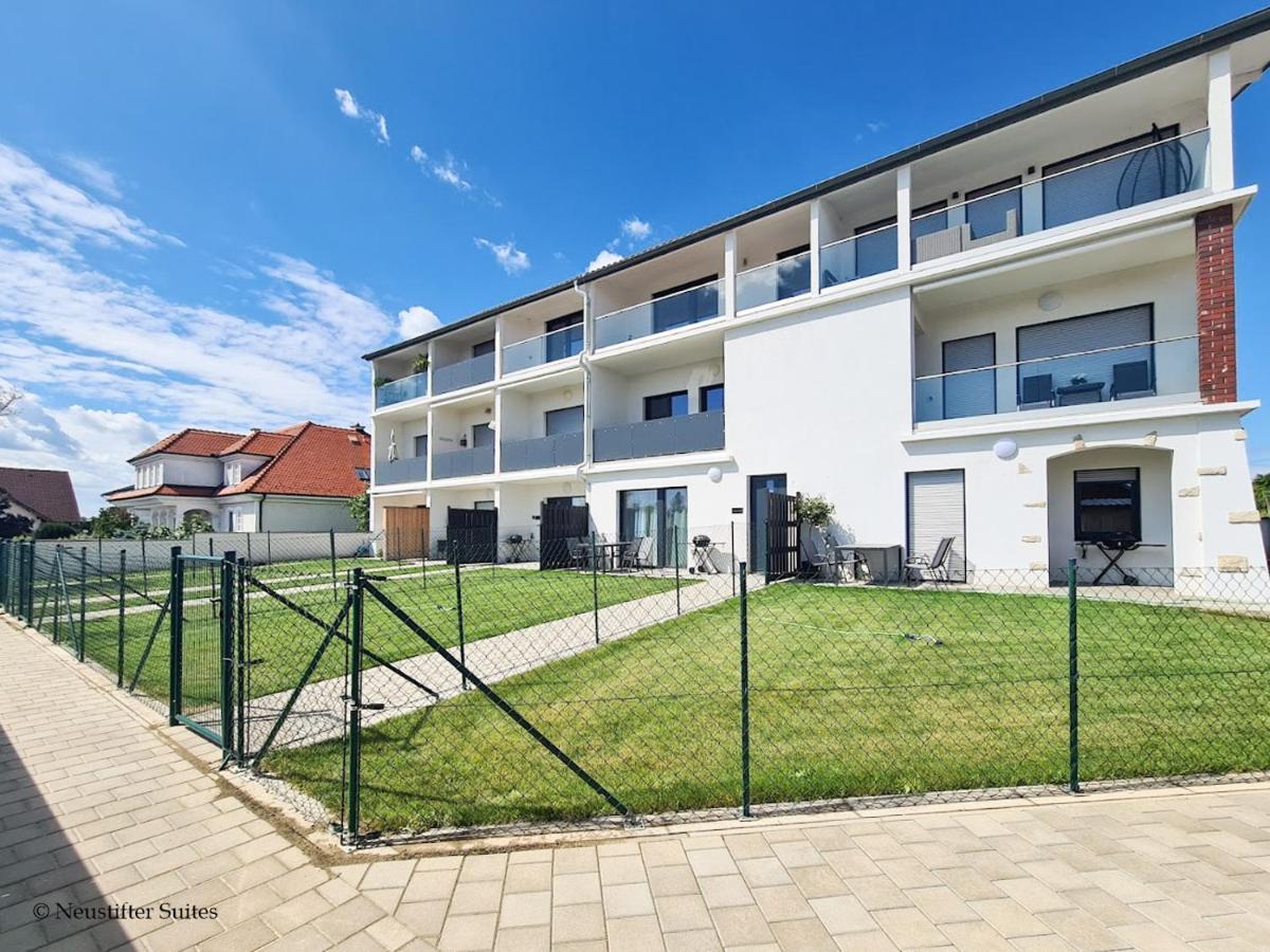 Friendship Suite Morbisch am See Bagian luar foto